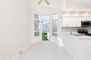 9390 Mississippi Run, Weeki Wachee, FL 34613 - Photo 15
