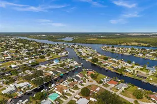 2129 W Tobago Cir, Fort Myers, FL 33905 - Photo 59