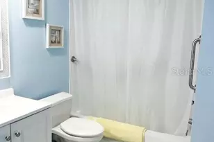 4725 Cove Cir, Saint Petersburg, FL 33708 - Photo 13