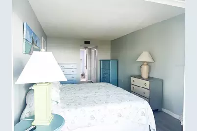 4725 Cove Circle #804, Saint Petersburg, FL 33708 - Photo 11