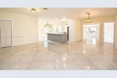 2810 SW 114th Avenue, Miami, FL 33165 - Photo 9