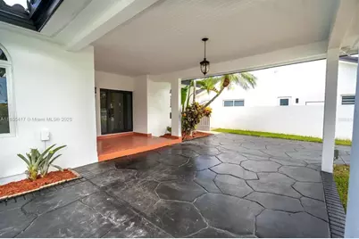 2810 SW 114th Avenue, Miami, FL 33165 - Photo 5