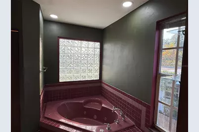 12510 Forest Hills Drive, Tampa, FL 33612 - Photo 31