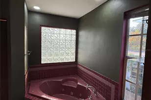 12510 Forest Hills Dr, Tampa, FL 33612 - Photo 31