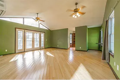 12510 Forest Hills Drive, Tampa, FL 33612 - Photo 17