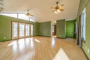 12510 Forest Hills Dr, Tampa, FL 33612 - Photo 17