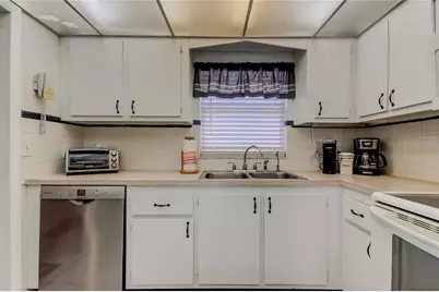 4775 Cove Circle #1008, Saint Petersburg, FL 33708 - Photo 13