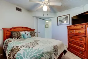 4775 Cove Cir, Saint Petersburg, FL 33708 - Photo 19