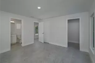 310 Hibiscus St, Tarpon Springs, FL 34689 - Photo 5