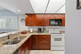 9510 Harbor Greens Way, Seminole, FL 33776 - Photo 13