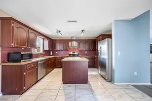 10815 Venice Cir, Tampa, FL 33635 - Photo 13