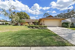305 Running Horse Rd, Seffner, FL 33584 - Photo 9