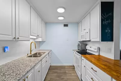 1860 Massachusetts Avenue NE #101, Saint Petersburg, FL 33703 - Photo 11