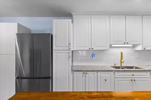 1860 Massachusetts Ave NE, Saint Petersburg, FL 33703 - Photo 13