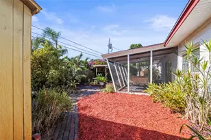 13494 Bellewood Ave, Seminole, FL 33776 - Photo 29