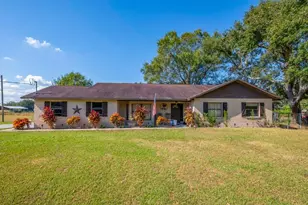 5301 Coronet Rd, Plant City, FL 33566 - Photo 1