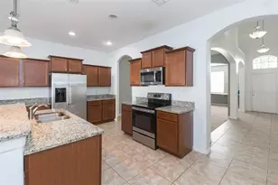 1803 Palm Warbler Ln, Ruskin, FL 33570 - Photo 11