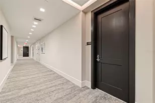 301 1st St S, Saint Petersburg, FL 33701 - Photo 13