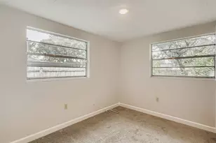 37413 Harper Dr, Zephyrhills, FL 33541 - Photo 13