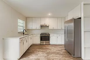 37413 Harper Dr, Zephyrhills, FL 33541 - Photo 9