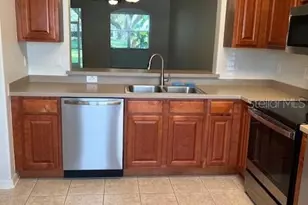 1140 Hillhurst Dr, Wesley Chapel, FL 33543 - Photo 3