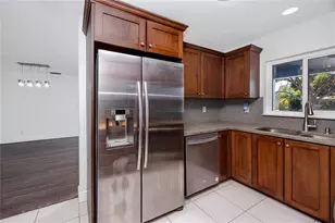 5613 35th Ave N, Saint Petersburg, FL 33710 - Photo 9