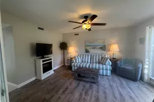 621 Windrush Bay Dr, Tarpon Springs, FL 34689 - Photo 7