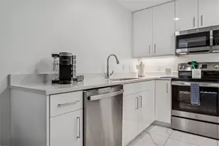 11500 Gulf Blvd, Treasure Island, FL 33706 - Photo 17