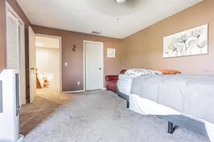 15314 E Pond Woods Dr, Tampa, FL 33618 - Photo 17