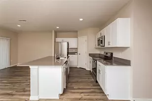 5015 Oaks River St, Davenport, FL 33837 - Photo 3