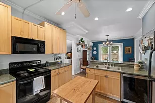 1038 Crescent Lake Dr N, Saint Petersburg, FL 33701 - Photo 13