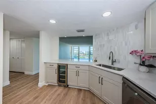 7400 Sun Island Dr S, South Pasadena, FL 33707 - Photo 21