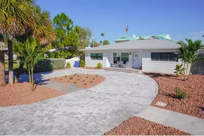 929 Lantana Avenue, Clearwater Beach, FL 33767 - Photo 1