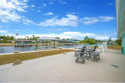 827 Blue Heron Boulevard, Ruskin, FL 33570 - Photo 21