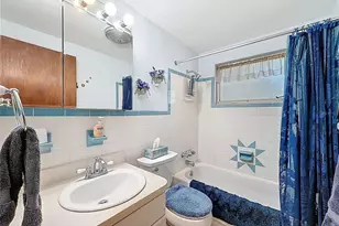 5031 Overlook Dr, New Port Richey, FL 34652 - Photo 9