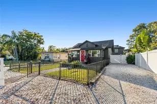 1034 Queen St N, Saint Petersburg, FL 33713 - Photo 5