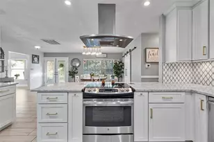 7811 Pineview Dr, Odessa, FL 33556 - Photo 17