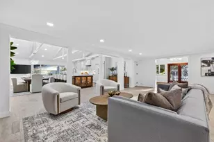 1222 Brightwaters Blvd NE, Saint Petersburg, FL 33704 - Photo 13