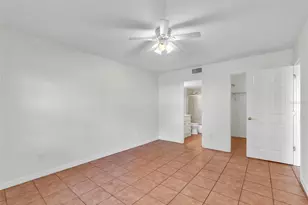 4507 S Oak Dr, Tampa, FL 33611 - Photo 13