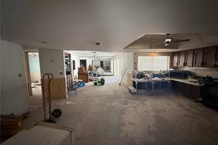 653 Bayshore Dr, Tarpon Springs, FL 34689 - Photo 11