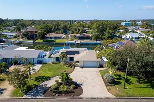 3497 Coquina Key Dr SE, Saint Petersburg, FL 33705 - Photo 1