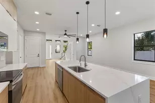 3211 W Ballast Point Blvd, Tampa, FL 33611 - Photo 13