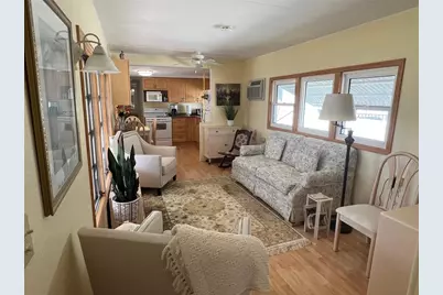 12766 Seminole Boulevard #19, Largo, FL 33778 - Photo 11