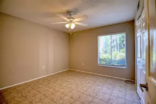 3865 S Lake Dr, Tampa, FL 33614 - Photo 15