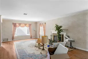 100 Catalan Blvd NE, Saint Petersburg, FL 33704 - Photo 5