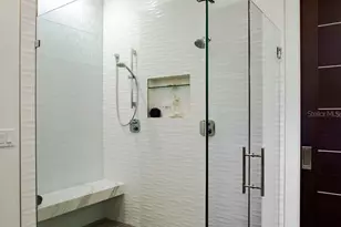 356 Bayview Dr NE, Saint Petersburg, FL 33704 - Photo 21