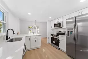 1006 Pleasant Pine Ct, Valrico, FL 33596 - Photo 9