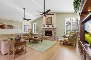 1100 Muirfield Ct, Tarpon Springs, FL 34688 - Photo 9