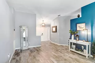 2027 Darlington Oak Dr, Seffner, FL 33584 - Photo 7