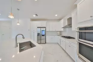 5232 Wishing Arch Dr, Apollo Beach, FL 33572 - Photo 9